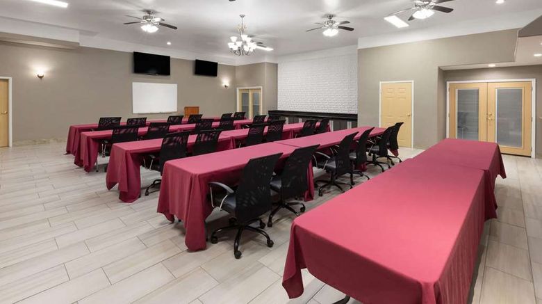 <b>La Quinta Inn & Suites Deer Park Meeting</b>. Images powered by <a href="https://iceportal.shijigroup.com/" title="IcePortal" target="_blank">IcePortal</a>.