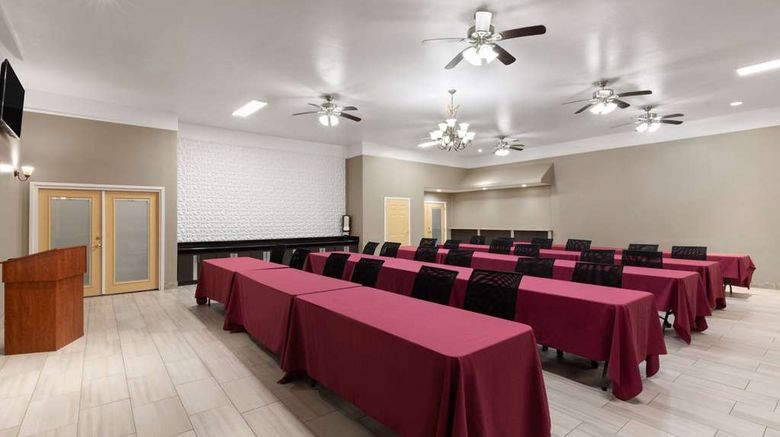 <b>La Quinta Inn & Suites Deer Park Meeting</b>. Images powered by <a href="https://iceportal.shijigroup.com/" title="IcePortal" target="_blank">IcePortal</a>.