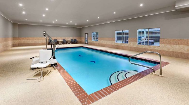 <b>La Quinta Inn & Suites Deer Park Pool</b>. Images powered by <a href="https://iceportal.shijigroup.com/" title="IcePortal" target="_blank">IcePortal</a>.