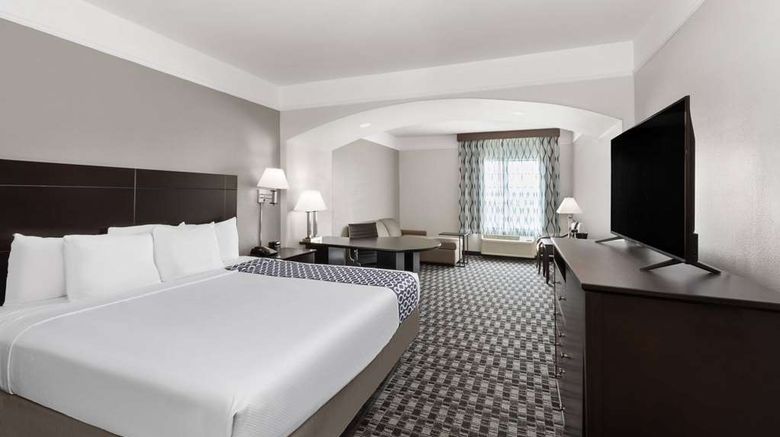 <b>La Quinta Inn & Suites Deer Park Room</b>. Images powered by <a href="https://iceportal.shijigroup.com/" title="IcePortal" target="_blank">IcePortal</a>.