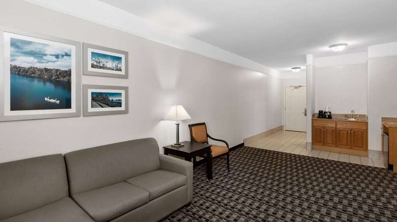 <b>La Quinta Inn & Suites Deer Park Suite</b>. Images powered by <a href="https://iceportal.shijigroup.com/" title="IcePortal" target="_blank">IcePortal</a>.