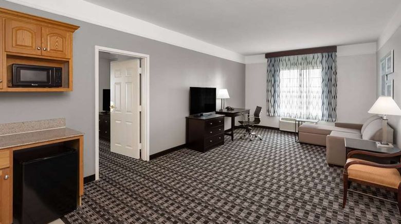 <b>La Quinta Inn & Suites Deer Park Suite</b>. Images powered by <a href="https://iceportal.shijigroup.com/" title="IcePortal" target="_blank">IcePortal</a>.