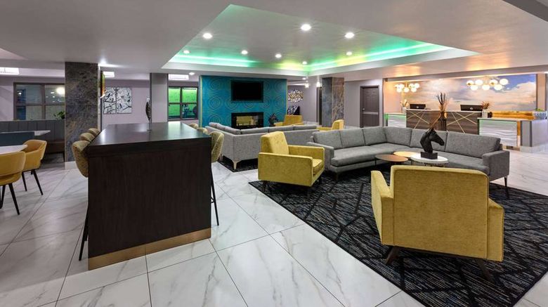 <b>La Quinta Inn & Suites Olathe Meeting</b>. Images powered by <a href="https://iceportal.shijigroup.com/" title="IcePortal" target="_blank">IcePortal</a>.
