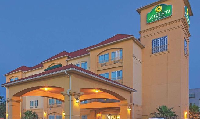 La Quinta Inn & Suites Columbus Exterior