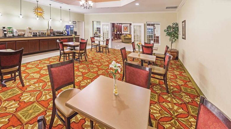 <b>La Quinta Inn & Suites Columbus Other</b>. Images powered by <a href="https://iceportal.shijigroup.com/" title="IcePortal" target="_blank">IcePortal</a>.