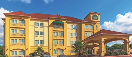 La Quinta Inn & Suites Columbus Exterior