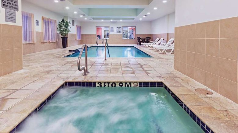 <b>La Quinta Inn & Suites Columbus Pool</b>. Images powered by <a href="https://iceportal.shijigroup.com/" title="IcePortal" target="_blank">IcePortal</a>.