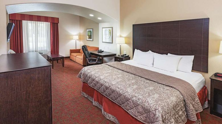<b>La Quinta Inn & Suites Columbus Room</b>. Images powered by <a href="https://iceportal.shijigroup.com/" title="IcePortal" target="_blank">IcePortal</a>.