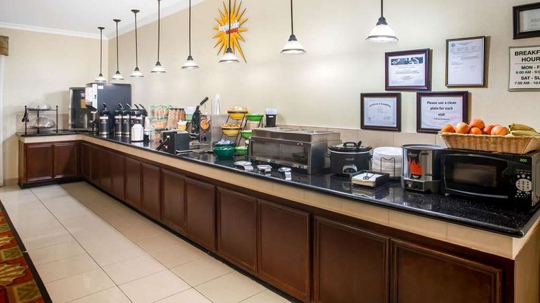 <b>La Quinta Inn & Suites Columbus Other</b>. Images powered by <a href="https://iceportal.shijigroup.com/" title="IcePortal" target="_blank">IcePortal</a>.