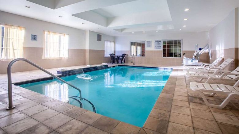 <b>La Quinta Inn & Suites Columbus Pool</b>. Images powered by <a href="https://iceportal.shijigroup.com/" title="IcePortal" target="_blank">IcePortal</a>.