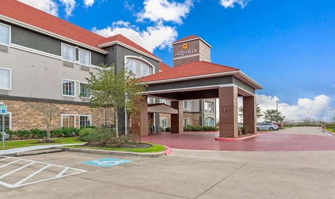 La Quinta Inn & Suites Bridge City Exterior