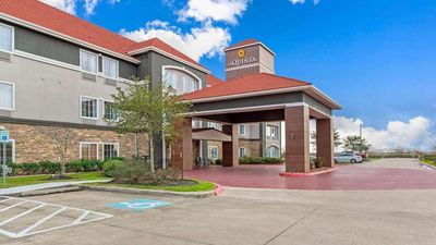 La Quinta Inn & Suites Bridge City