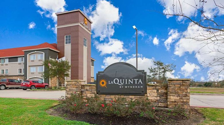 <b>La Quinta Inn & Suites Bridge City Exterior</b>. Images powered by <a href="https://iceportal.shijigroup.com/" title="IcePortal" target="_blank">IcePortal</a>.