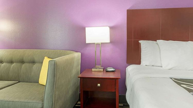 La Quinta Inn & Suites Bridge City Room