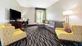 La Quinta Inn & Suites Bridge City Suite