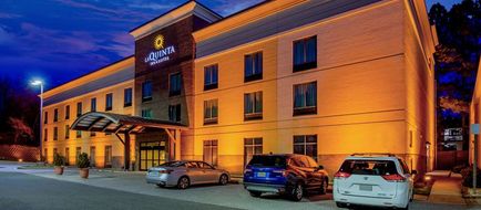 La Quinta Inn & Suites by Wyndham Bel Air Exterior