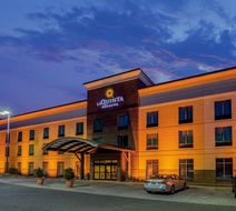 La Quinta Inn & Suites by Wyndham Bel Air Exterior