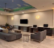 La Quinta Inn & Suites Alamo Lobby