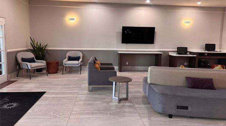 La Quinta Inn & Suites Alamo Lobby