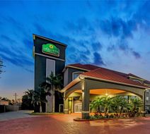La Quinta Inn & Suites Alamo Exterior