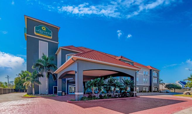 La Quinta Inn & Suites Alamo Exterior