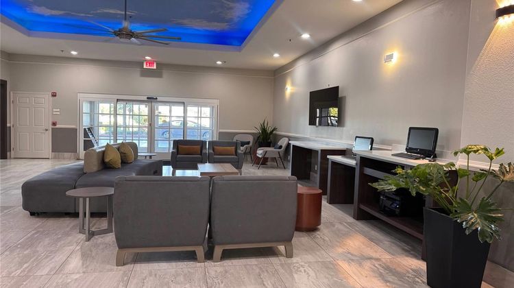 La Quinta Inn & Suites Alamo Lobby