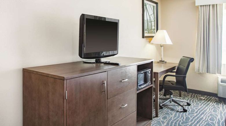 <b>La Quinta Inn Richmond South Room</b>. Images powered by <a href="https://iceportal.shijigroup.com/" title="IcePortal" target="_blank">IcePortal</a>.