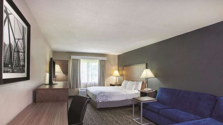 <b>La Quinta Inn Richmond South Suite</b>. Images powered by <a href="https://iceportal.shijigroup.com/" title="IcePortal" target="_blank">IcePortal</a>.