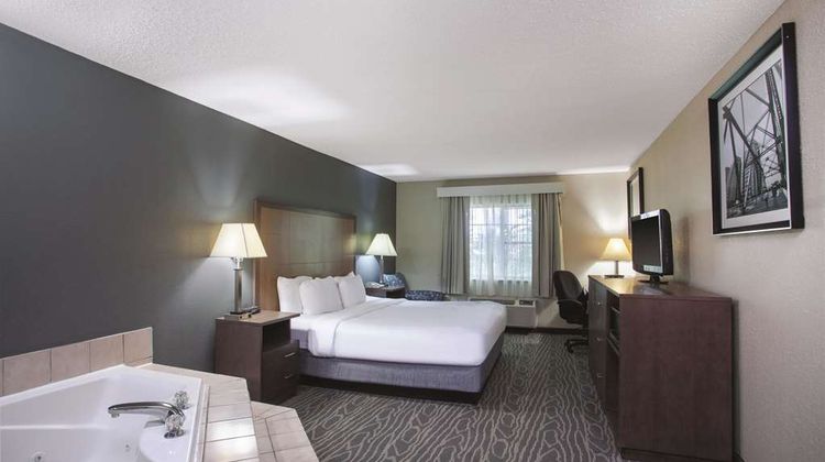 La Quinta Inn Richmond South Suite