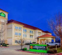 La Quinta Inn & Suites Ennis Exterior