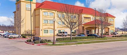 La Quinta Inn & Suites Ennis Exterior
