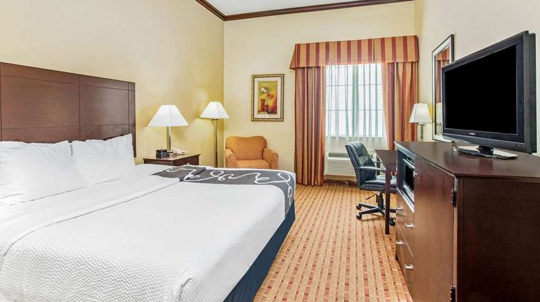 <b>La Quinta Inn & Suites Ennis Room</b>. Images powered by <a href="https://iceportal.shijigroup.com/" title="IcePortal" target="_blank">IcePortal</a>.