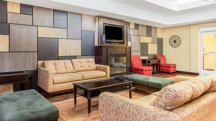 La Quinta Inn & Suites Ennis Lobby