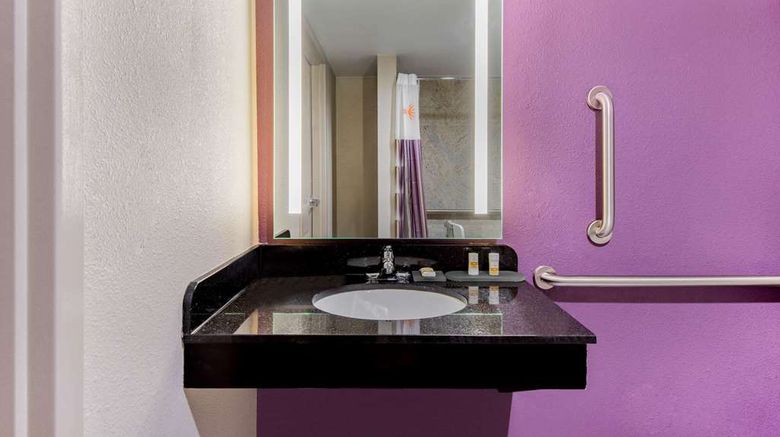<b>La Quinta Inn West Long Branch Room</b>. Images powered by <a href="https://iceportal.shijigroup.com/" title="IcePortal" target="_blank">IcePortal</a>.
