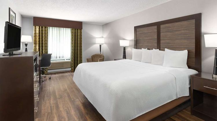 La Quinta Inn Buffalo Airport Room