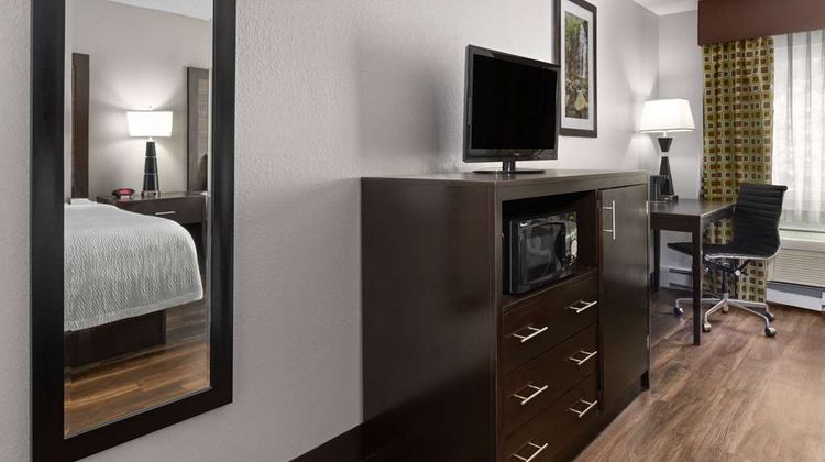 La Quinta Inn Buffalo Airport Room