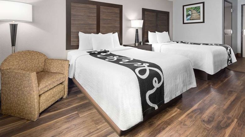 <b>La Quinta Inn Buffalo Airport Room</b>. Images powered by <a href="https://iceportal.shijigroup.com/" title="IcePortal" target="_blank">IcePortal</a>.