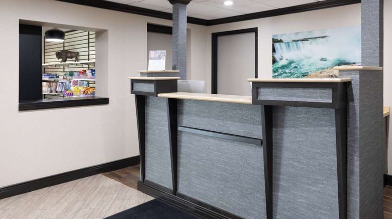 <b>La Quinta Inn Buffalo Airport Lobby</b>. Images powered by <a href="https://iceportal.shijigroup.com/" title="IcePortal" target="_blank">IcePortal</a>.