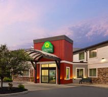 La Quinta Inn Buffalo Airport Exterior