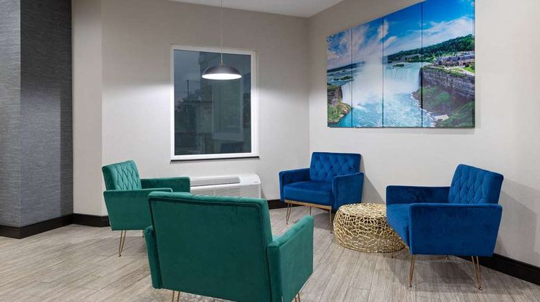 <b>La Quinta Inn Buffalo Airport Lobby</b>. Images powered by <a href="https://iceportal.shijigroup.com/" title="IcePortal" target="_blank">IcePortal</a>.