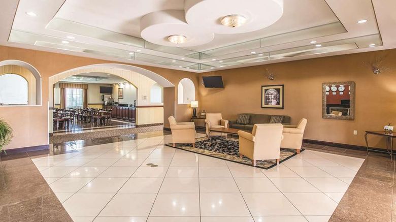 <b>La Quinta Inn & Suites Bridgeport Lobby</b>. Images powered by <a href="https://iceportal.shijigroup.com/" title="IcePortal" target="_blank">IcePortal</a>.