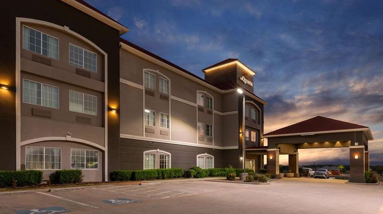 <b>La Quinta Inn & Suites Bridgeport Exterior</b>. Images powered by <a href="https://iceportal.shijigroup.com/" title="IcePortal" target="_blank">IcePortal</a>.