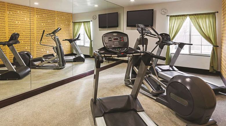 <b>La Quinta Inn & Suites Fresno NW Health</b>. Images powered by <a href="https://iceportal.shijigroup.com/" title="IcePortal" target="_blank">IcePortal</a>.