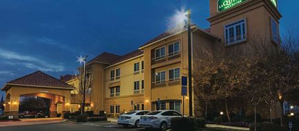 La Quinta Inn & Suites Fresno NW Exterior