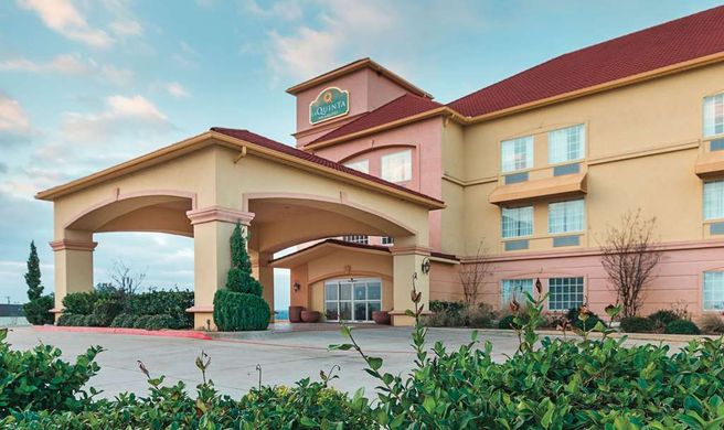 La Quinta Inn & Suites Glen Rose Exterior