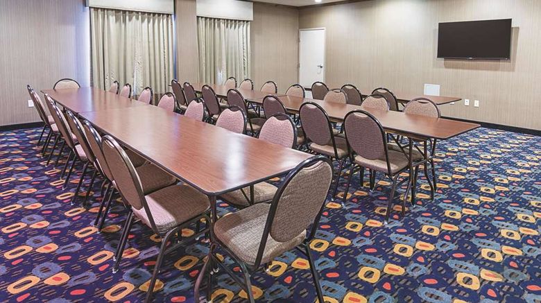 <b>La Quinta Inn & Suites Glen Rose Meeting</b>. Images powered by <a href="https://iceportal.shijigroup.com/" title="IcePortal" target="_blank">IcePortal</a>.
