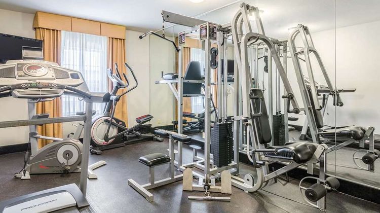 La Quinta Inn & Suites Kansas City Arpt Health