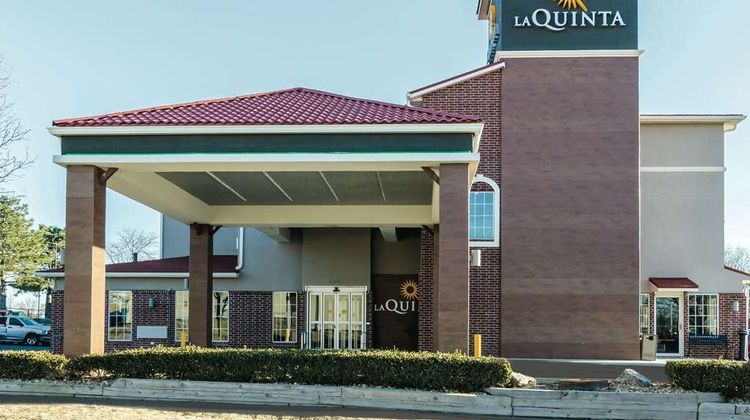 La Quinta Inn & Suites Kansas City Arpt Exterior