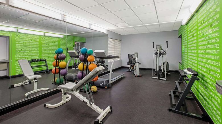 <b>La Quinta Inn & Suites Tulsa Airport Health</b>. Images powered by <a href="https://iceportal.shijigroup.com/" title="IcePortal" target="_blank">IcePortal</a>.