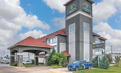 La Quinta Inn & Suites Tulsa Airport
